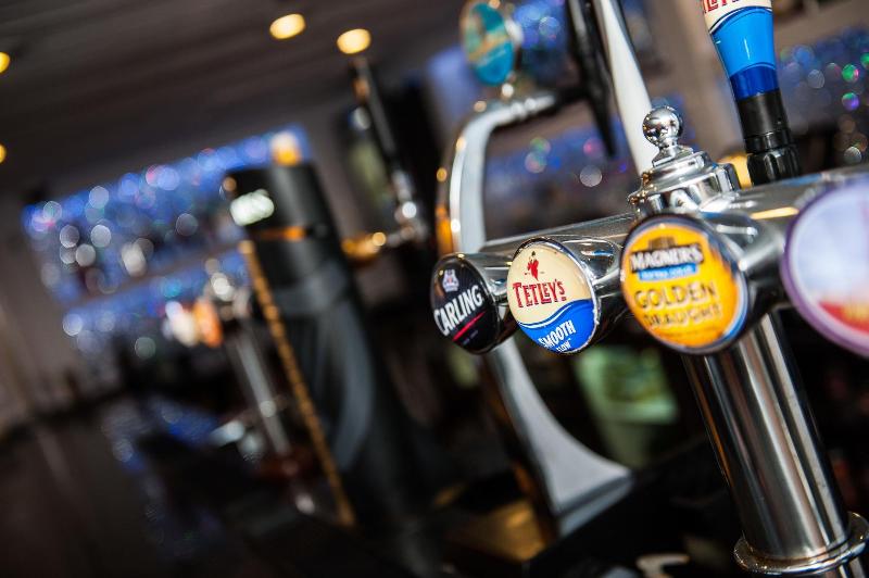 Lyndene Hotel - Bar