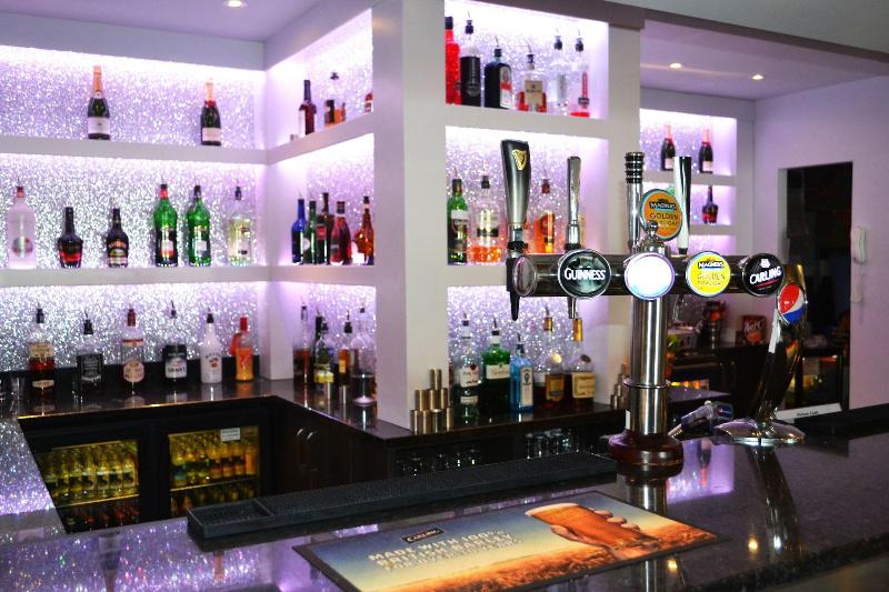 Lyndene Hotel - Bar