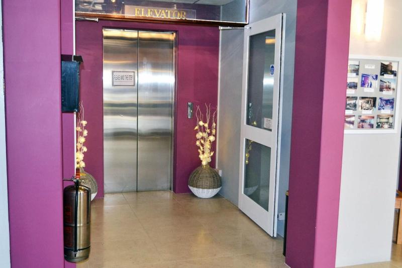 Lyndene Hotel - Lobi