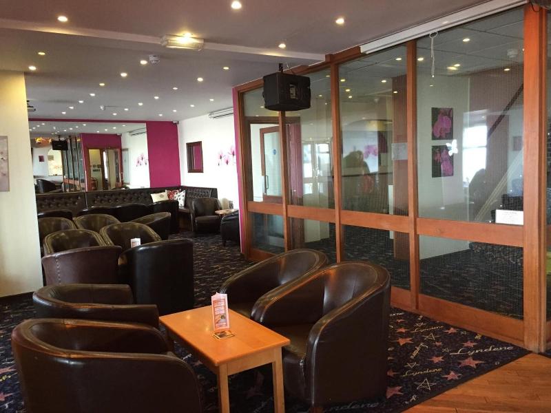 Lyndene Hotel - Lobi