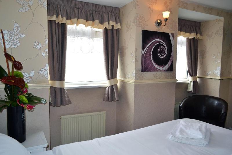 Lyndene Hotel - Oda