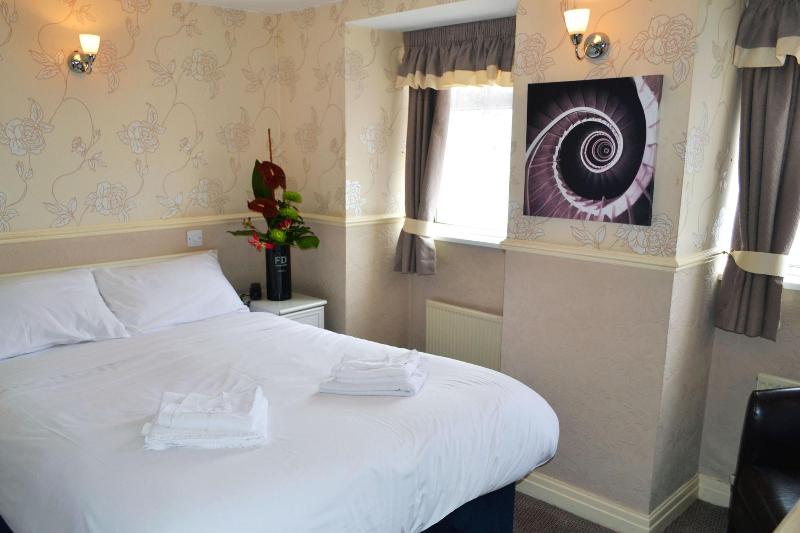 Lyndene Hotel - Oda
