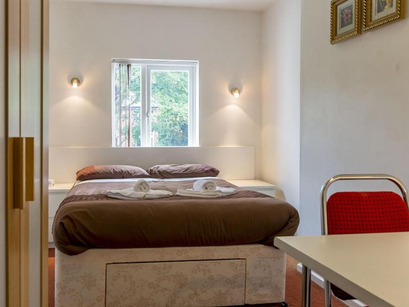 Cotswold Hotel - Oda