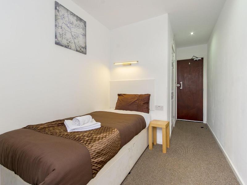 Cotswold Hotel - Oda