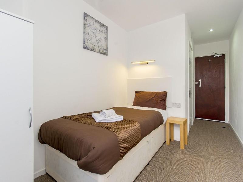 Cotswold Hotel - Oda