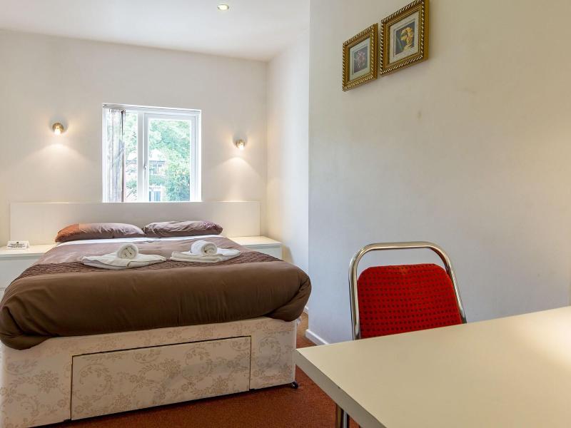 Cotswold Hotel - Oda