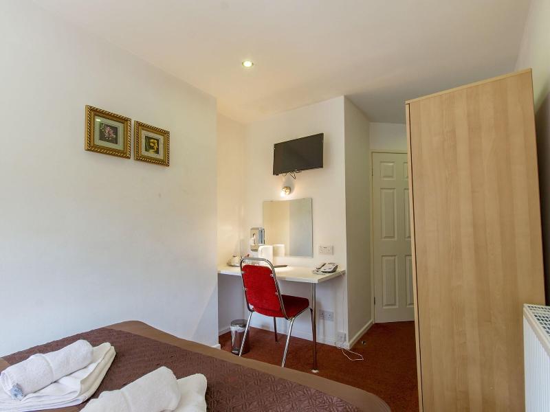 Cotswold Hotel - Oda