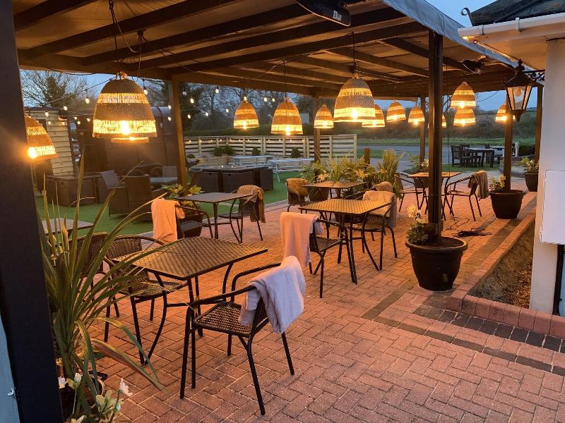 The Old Red Lion Inn - Teras