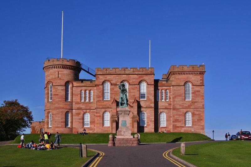 Dunhallin House - Genel