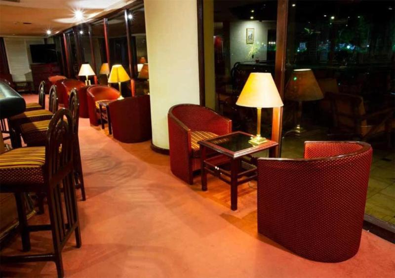 Aracan Eatabe Luxor Hotel - Bar