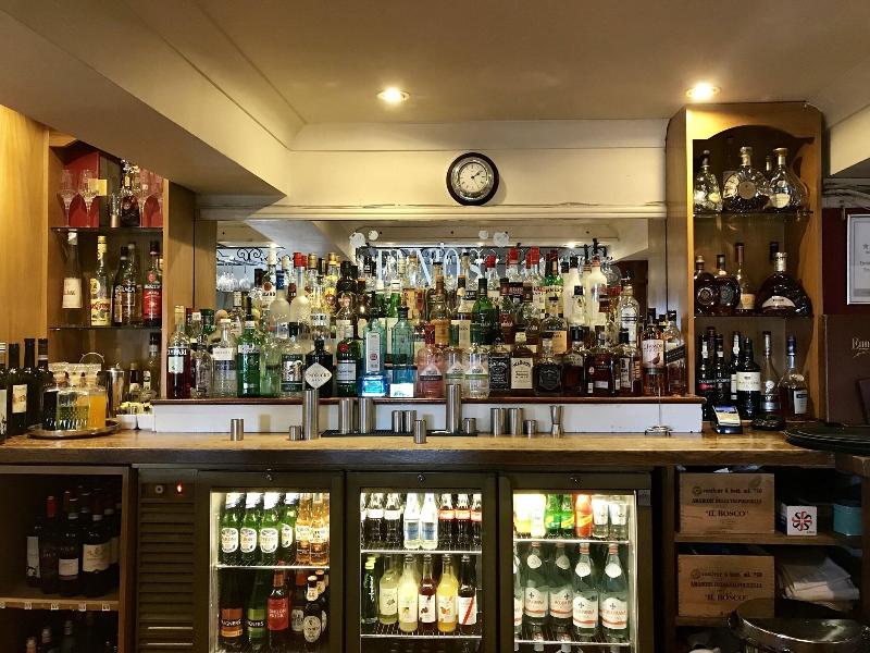Ennios Boutique Hotel Rooms - Bar