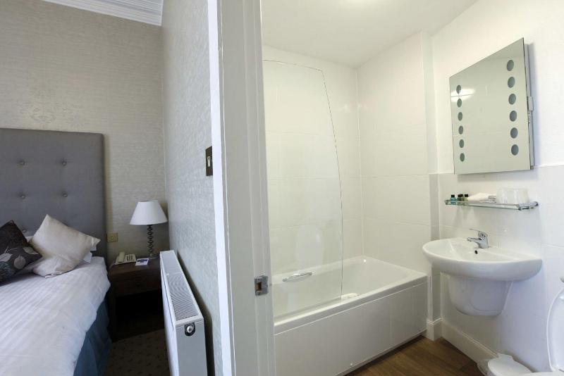 Mackays Hotel - Oda