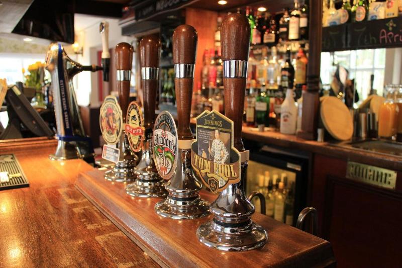 The Devil s Punchbowl Hotel - Bar