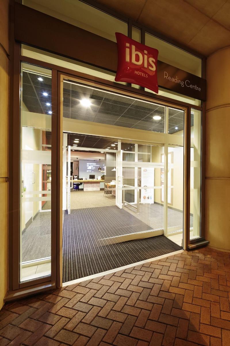 Ibis Reading Centre - Lobi