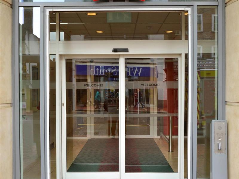 Ibis Reading Centre - Genel