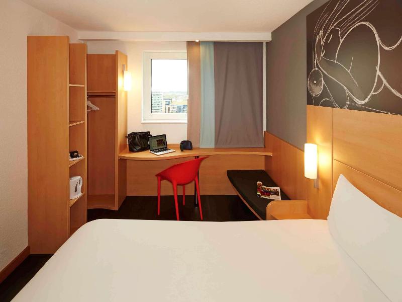 Ibis Reading Centre - Oda