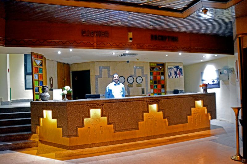 Gaddis Luxor Hotel, Suites and Apartments - Lobi