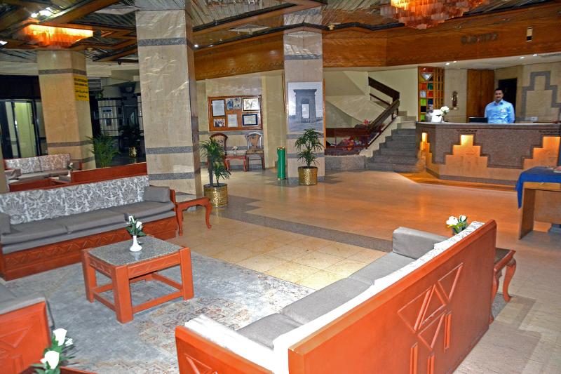 Gaddis Luxor Hotel, Suites and Apartments - Lobi