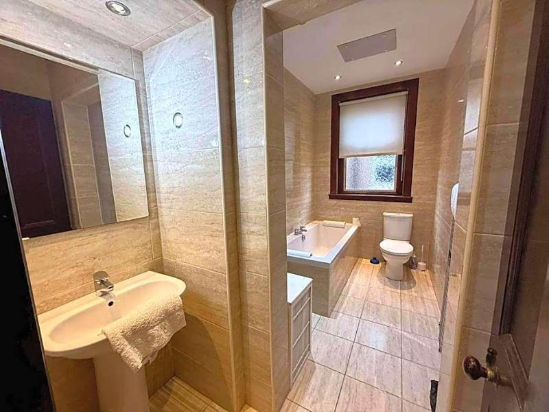 Orchard Hotel - Genel