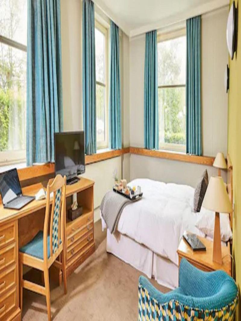 Kents Hill Park Conference Centre and Hotel - Oda