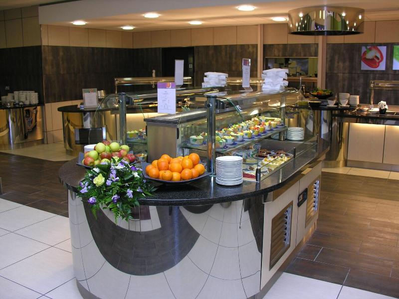 Kents Hill Park Conference Centre and Hotel - Restoran