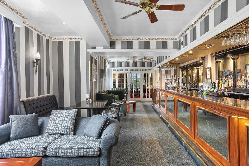 Royal Beacon Hotel - Bar