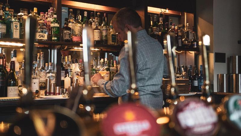 Grosvenor Apartments - PoshPads - Bar