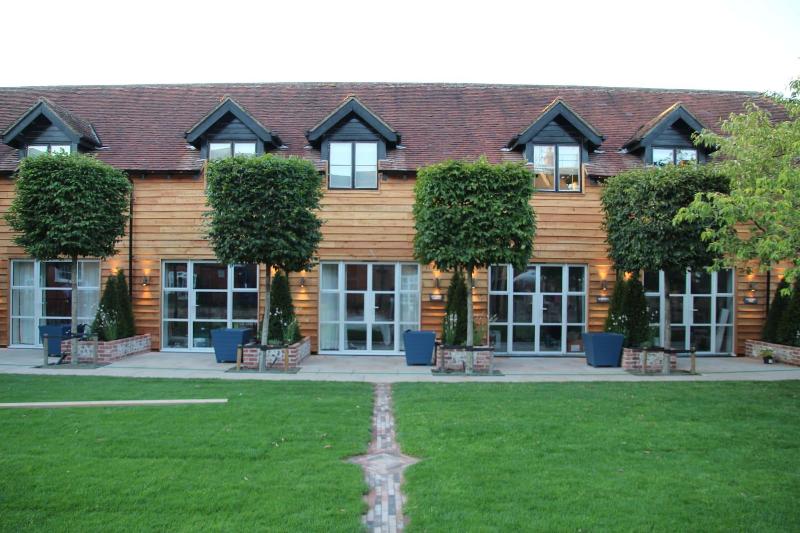 Grosvenor Apartments - PoshPads - Oda