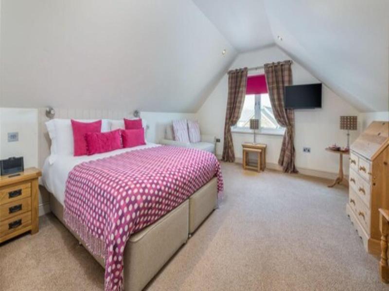 Canaston Oaks Luxury Bed   Breakfast - Oda