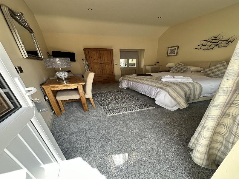Canaston Oaks Luxury Bed   Breakfast - Oda