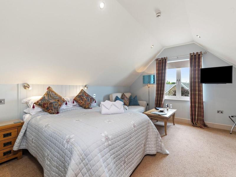 Canaston Oaks Luxury Bed   Breakfast - Oda