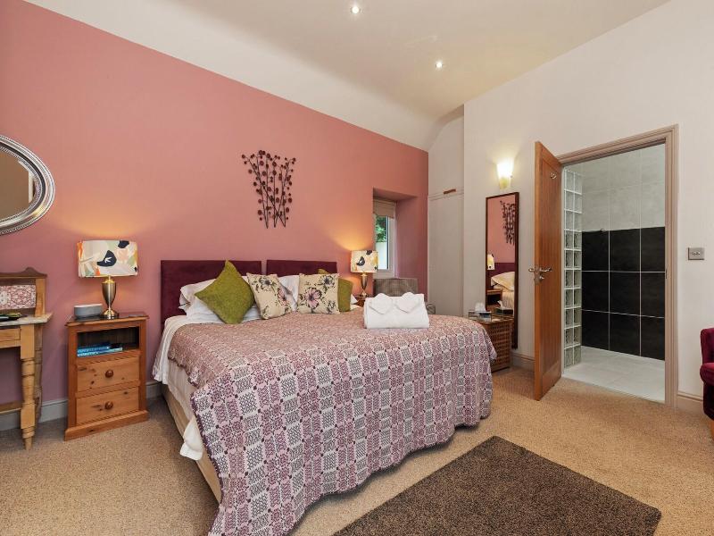 Canaston Oaks Luxury Bed   Breakfast - Oda