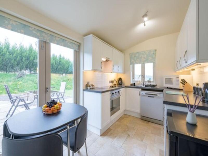 Canaston Oaks Luxury Bed   Breakfast - Oda