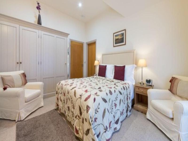 Canaston Oaks Luxury Bed   Breakfast - Oda