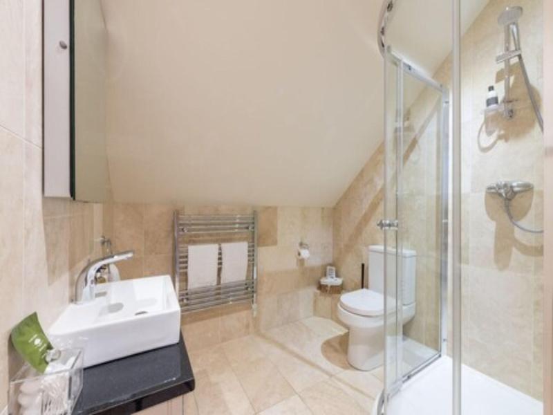 Canaston Oaks Luxury Bed   Breakfast - Oda