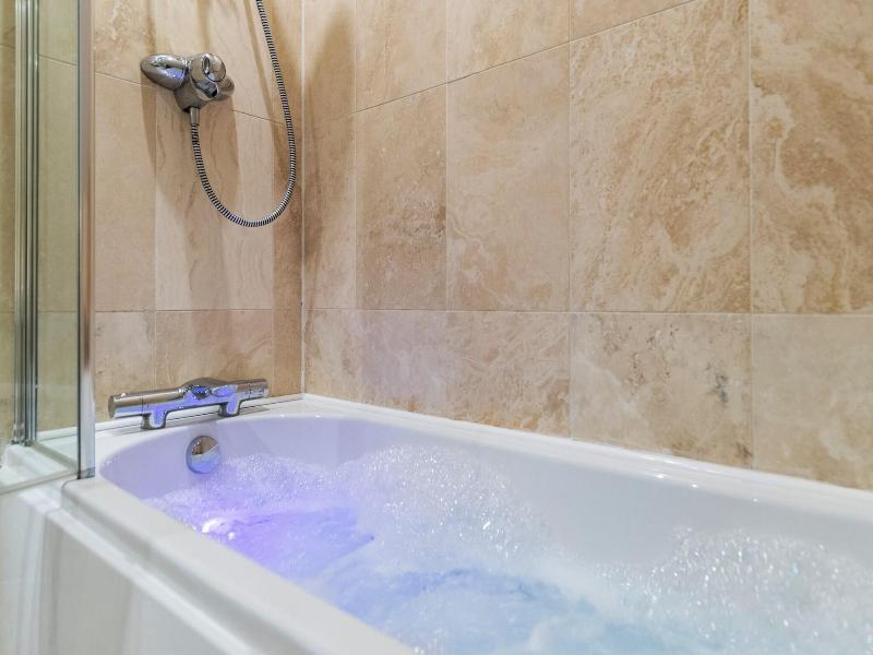 Canaston Oaks Luxury Bed   Breakfast - Oda