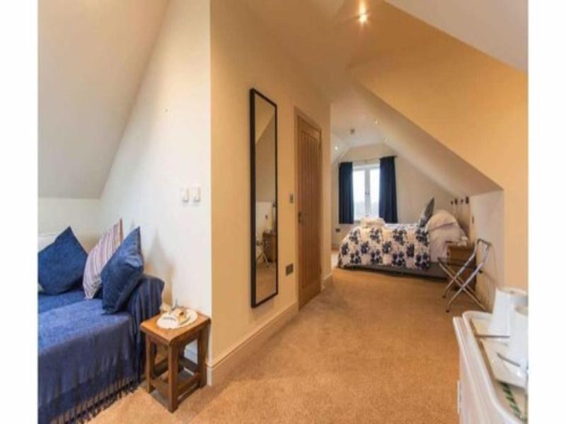 Canaston Oaks Luxury Bed   Breakfast - Oda