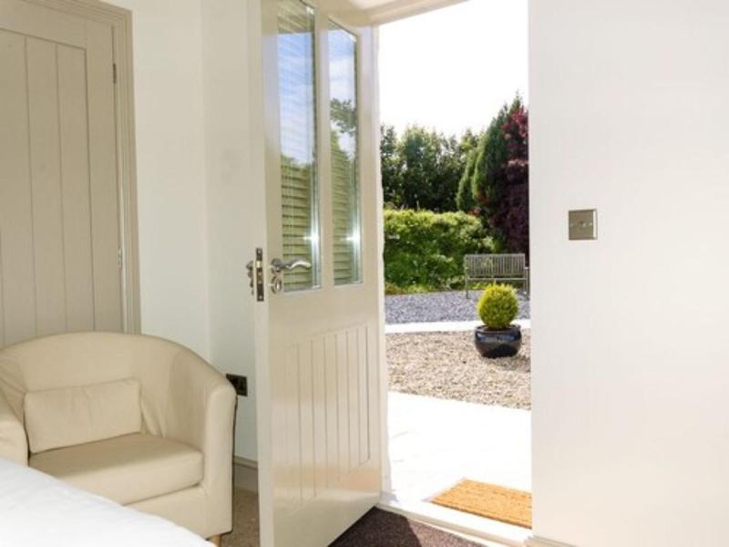 Canaston Oaks Luxury Bed   Breakfast - Oda