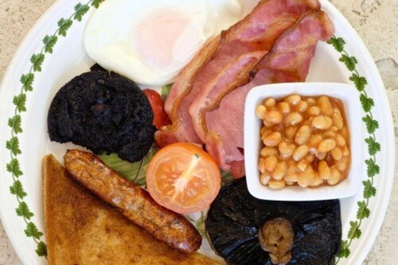 Canaston Oaks Luxury Bed   Breakfast - Restoran