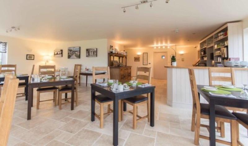 Canaston Oaks Luxury Bed   Breakfast - Restoran