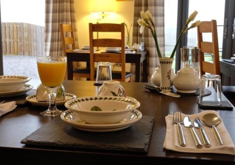 Canaston Oaks Luxury Bed   Breakfast - Restoran