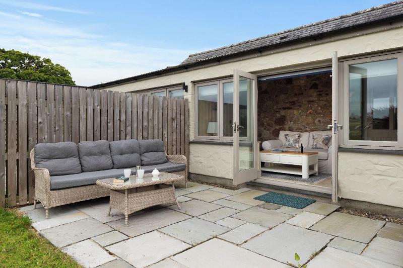 Canaston Oaks Luxury Bed   Breakfast - Teras