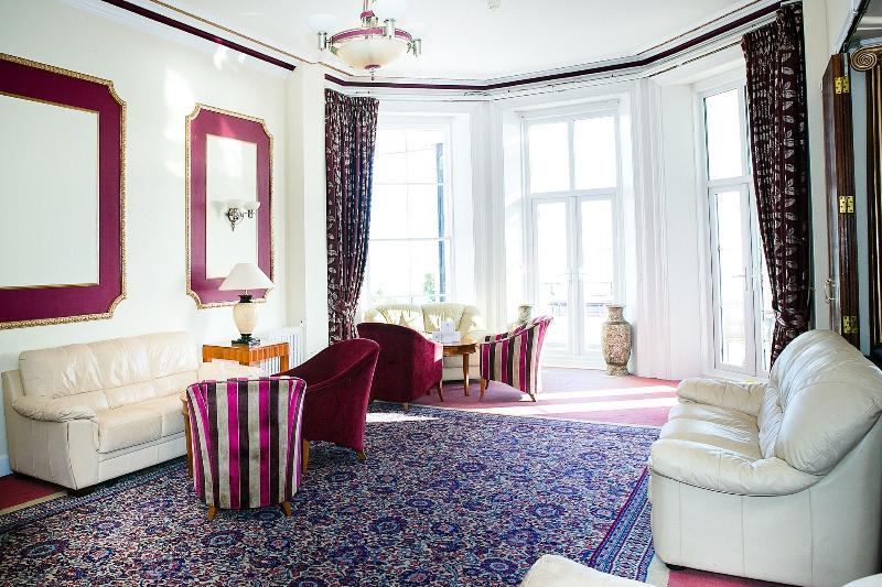 The Cumberland Hotel - Lobi