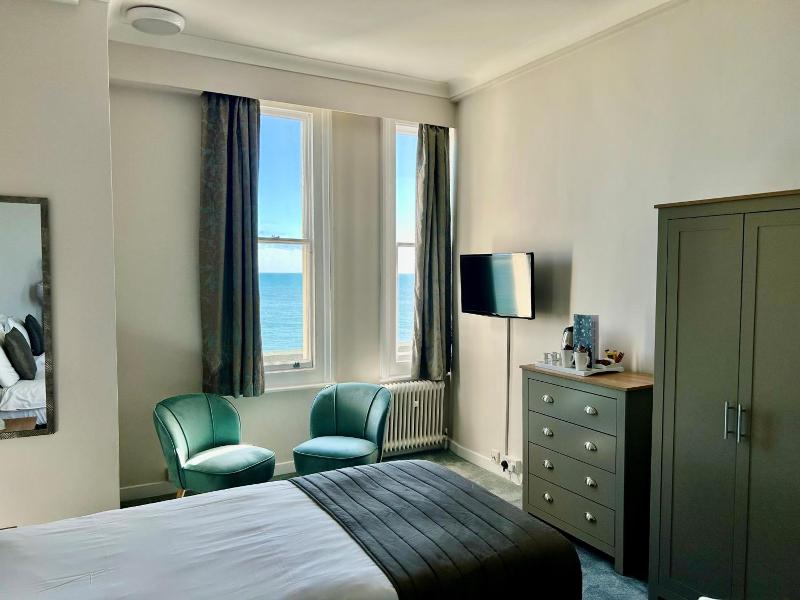 The Cumberland Hotel - Genel