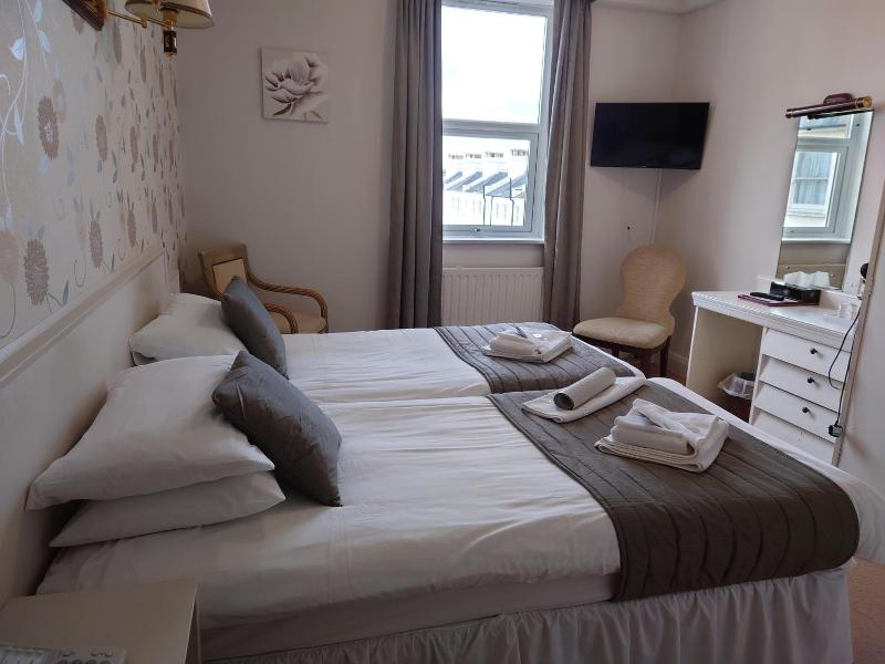 The Cumberland Hotel - Genel