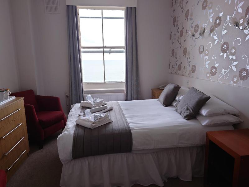 The Cumberland Hotel - Genel