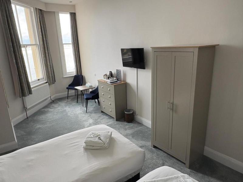 The Cumberland Hotel - Genel