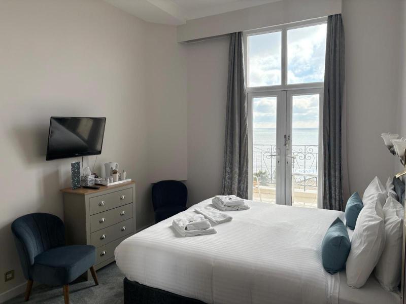 The Cumberland Hotel - Genel