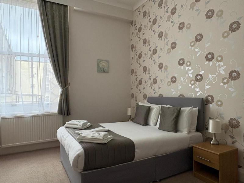 The Cumberland Hotel - Genel