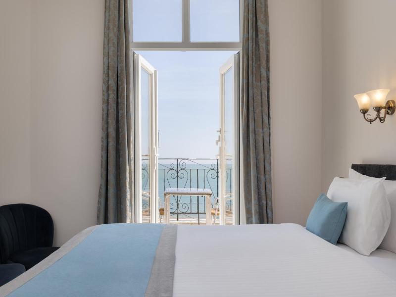 The Cumberland Hotel - Genel